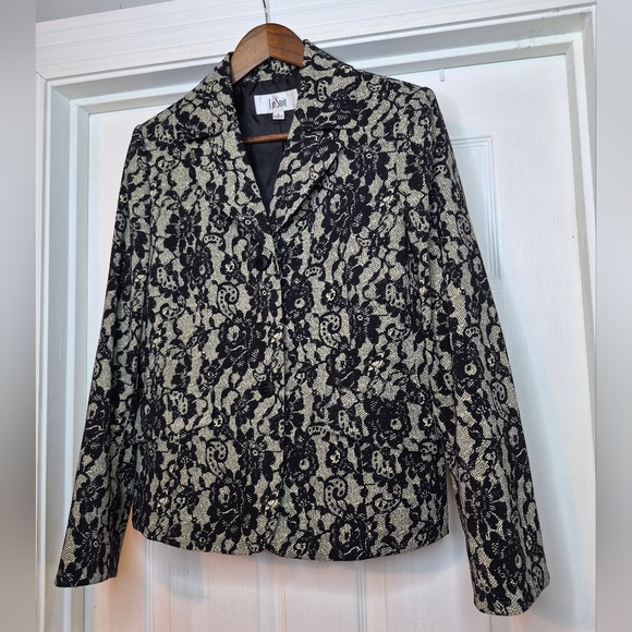 Le Suit Jackets & Blazers - Le Suit Black and Cream Floral Lace-Effect Women's Jacket Size 8